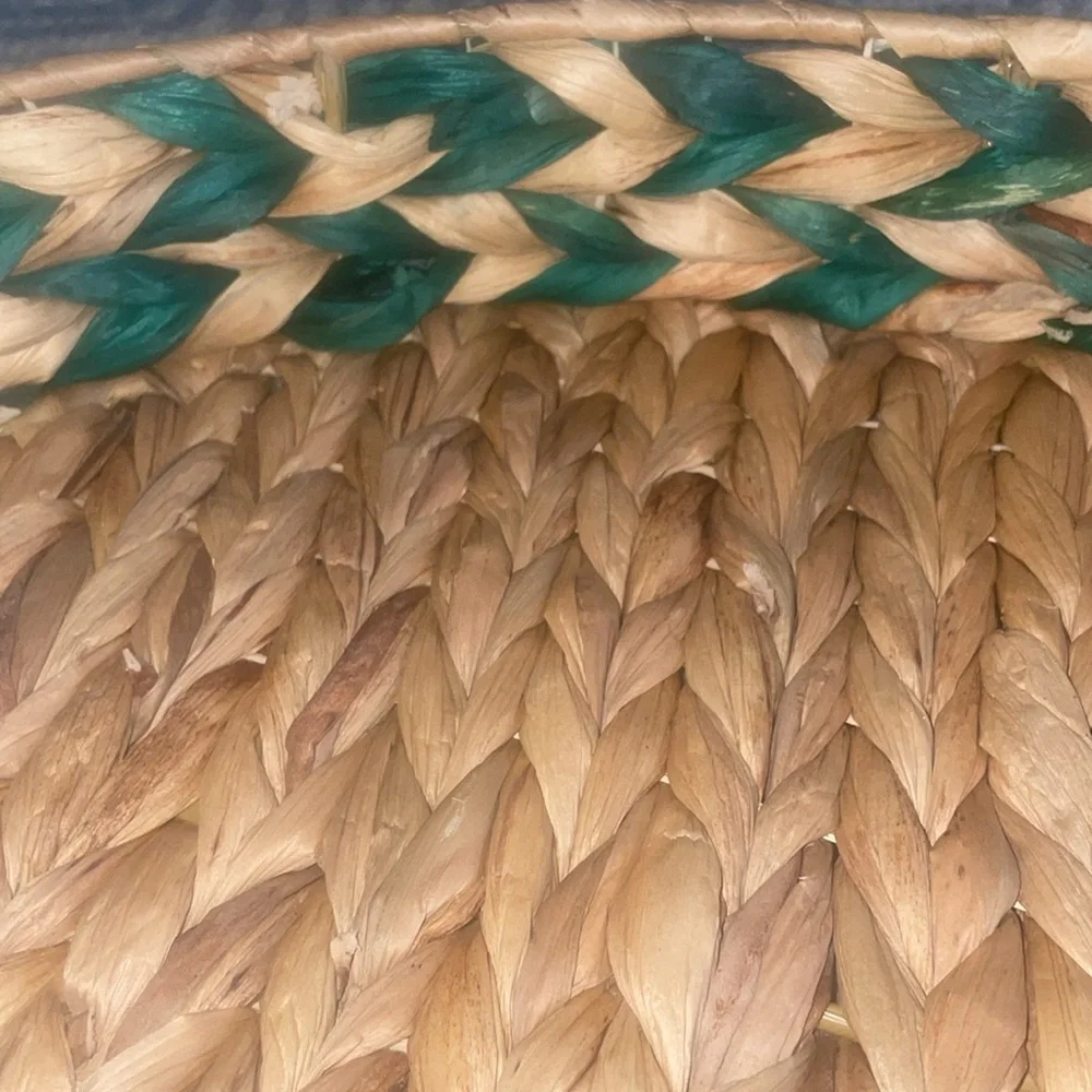 BN Hand crafted display tray made from plant